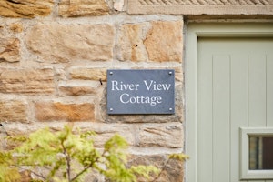 Tranquil Teeside Cottage image 8