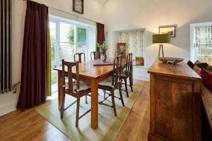 Tranquil Teeside Cottage image 6