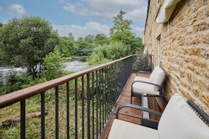 Tranquil Teeside Cottage image 4
