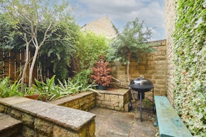 Tranquil Teeside Cottage image 3