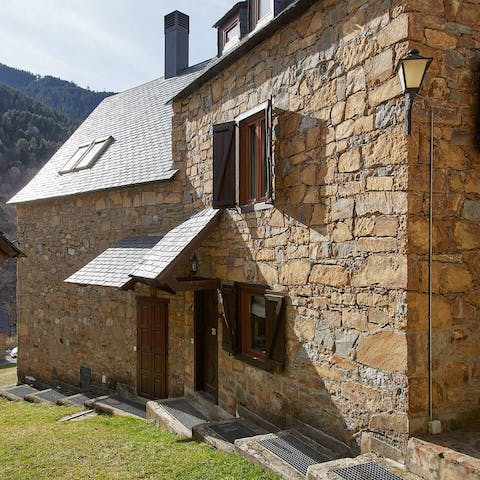 Luxuriate in the experience of staying in a traditional Pyrenees stone property 