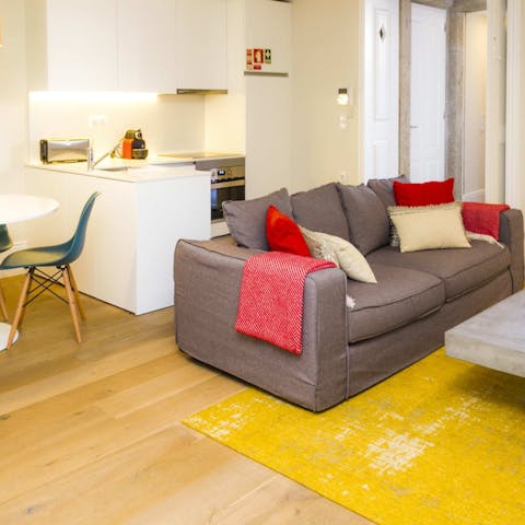 Enjoy being together in this sociable living space, where you can cook, eat, watch a film together, or simply catch up on some reading