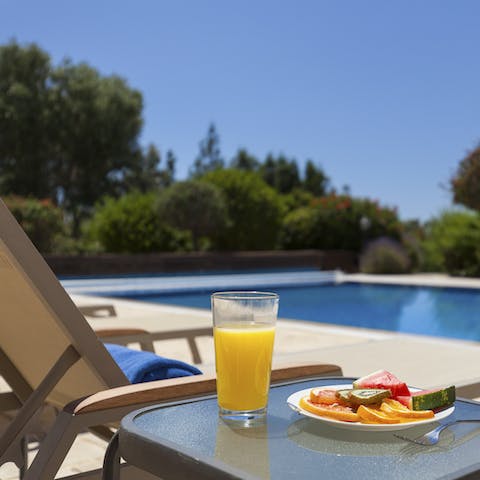 Savour a breakfast of fresh pastries by the pool