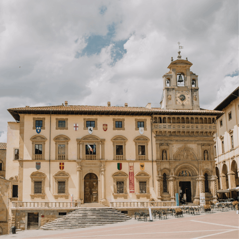 Drive into Arezzo and admire medieval architecture and a charming local atmosphere