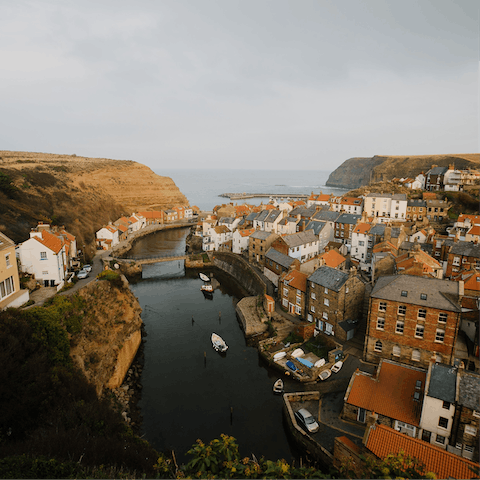 Explore the lovely coastal town of Staithes and eat fish and chips by the sea