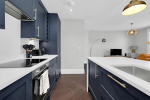 East London Retreat image 12