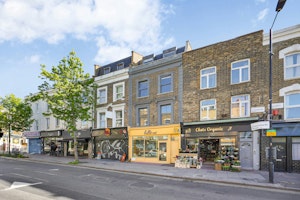 East London Retreat image 6