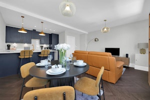 East London Retreat image 2