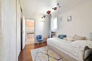 Parisian Grace image 7
