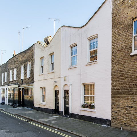 Stay on a quiet street in charming Marylebone, close to pubs and eateries