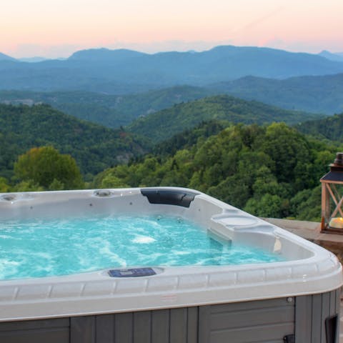 Sit back in the hot tub and be wowed by the views of Zagori's mountains