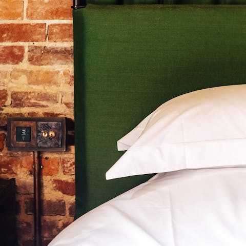 Sleep well in luxe beds with Egyptian cotton linen