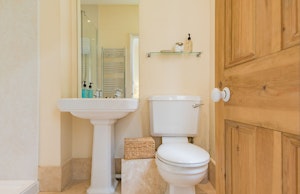 Hockley Wing image 7