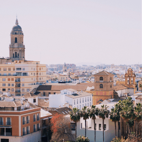 Explore the inspiring streets of Málaga – less than a thirty-minute drive away