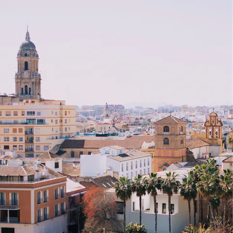 Explore the inspiring streets of Málaga – less than a thirty-minute drive away