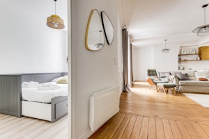 Say Oui image 11