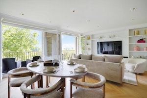 Parisian Terrace View image 7