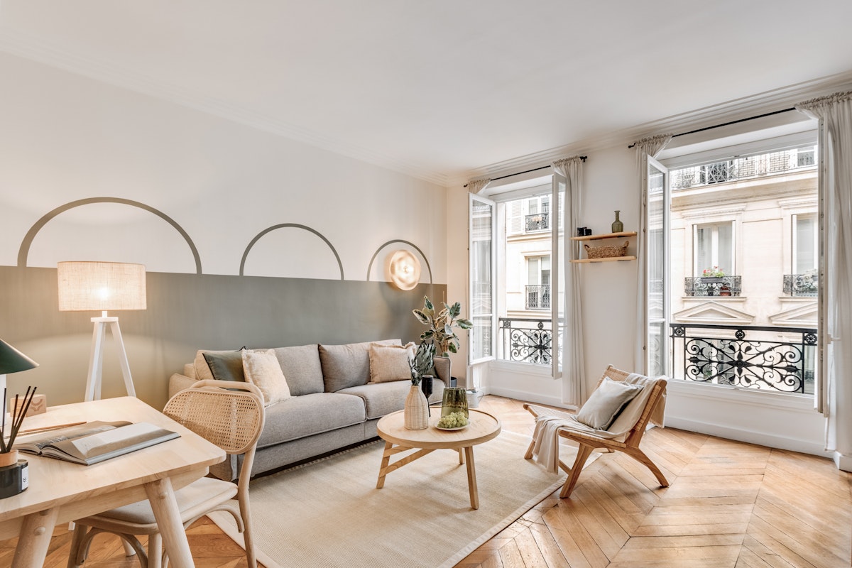 A True Parisian, Ile-de-France