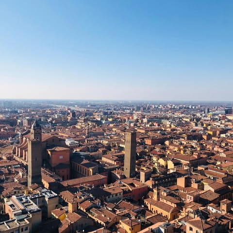 Stay in the heart of Bologna, surrounded by excellent restaurants and museums