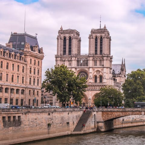 Hop on the metro to visit Notre-Dame and other iconic Parisian sights