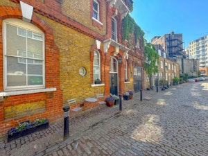 The Regent's Rose image 4