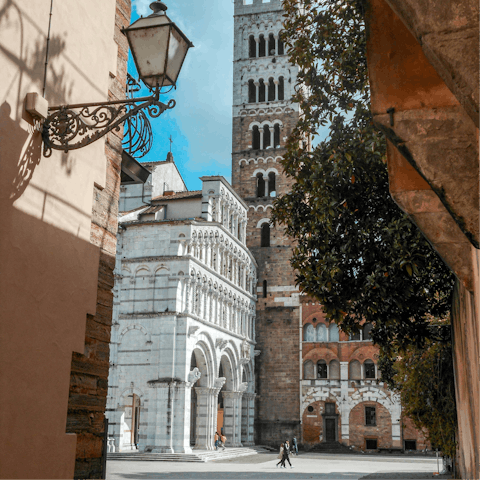 Explore the iconic sights of Lucca – a short walk away