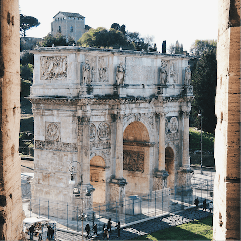 Admire the Arch of Constantine, just six minutes from the apartment