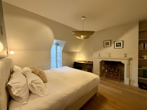 Norman Comfort image 15