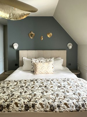 Norman Comfort image 12