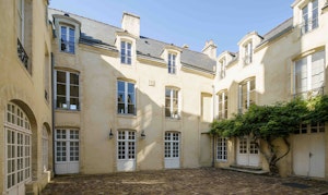Norman Comfort image 11