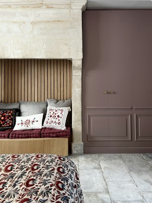 Norman Comfort image 7