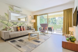 Gold Coast Avenue image 1