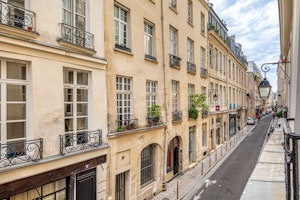 Paris Hideaway image 7