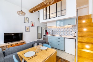 Paris Hideaway image 4