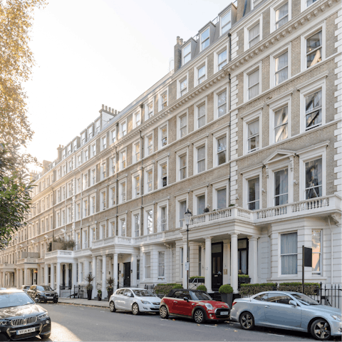 Stay on a postcard-perfect Kensington street, close to bars, restaurants and shops