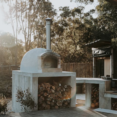 Light the pizza oven and enjoy magical evenings outdoors