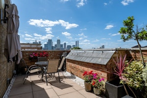 Poplar Views image 5
