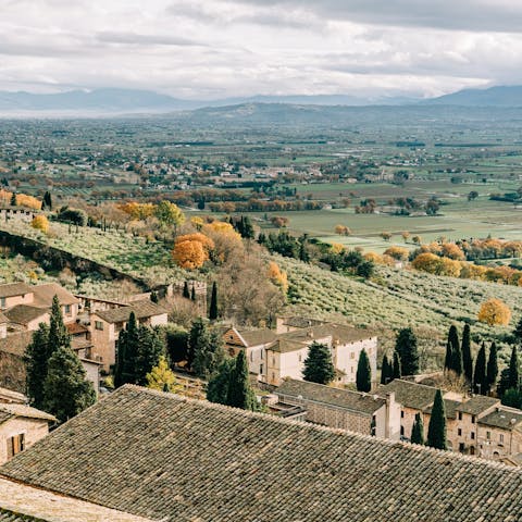 Explore Umbria, surrounded by miles of greenery