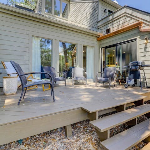 Have some al fresco drinks on the large deck