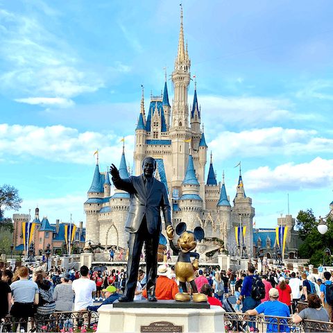 Visit the attractions of Orlando including Disney World