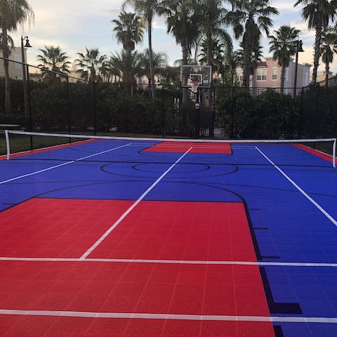 Play a tennis match or a game of basketball on the multi-sport court