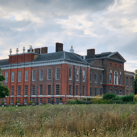 Stroll to the historic grounds of Kensington Palace in just twenty-five minutes