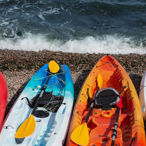 Take in the coastline from a whole new perspective thanks to the included sea kayaks