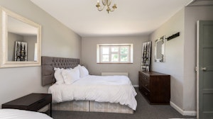 Speakeasy Manor image 11