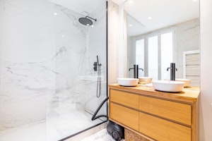 Elegant Paris Abode image 9