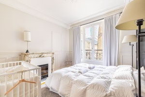 Elegant Paris Abode image 8