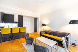 Elegant Paris Abode image 5