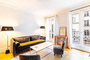 Elegant Paris Abode image 2