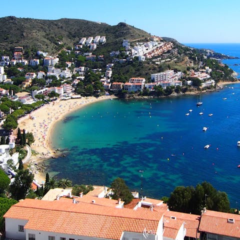 Soak up the sun and enjoy family fun at the beach – only a nine–minute drive away