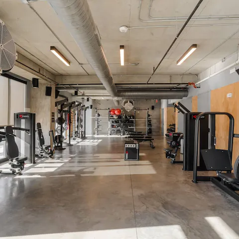 Start mornings off with a workout in the on-site fitness centre